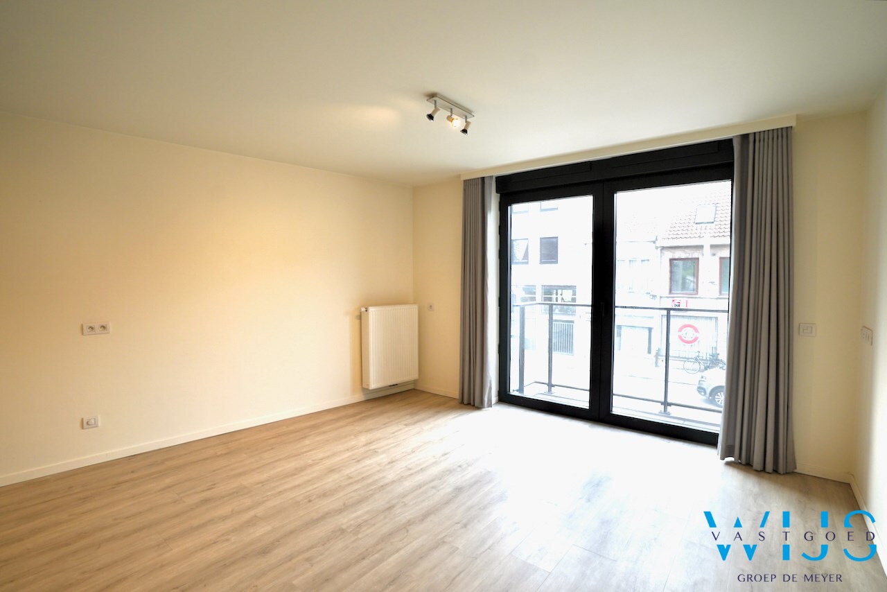 Totaal afgewerkte serviceflat te Lievegem ! 