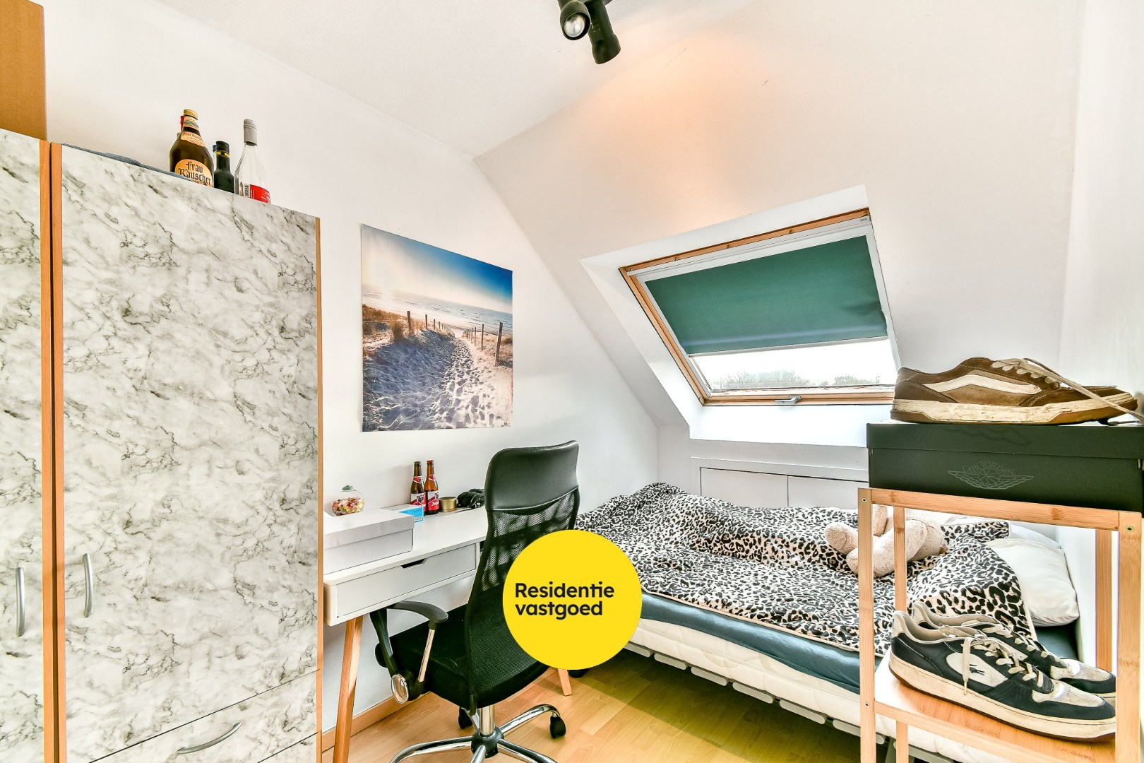 Dakappartement met 3 slaapkamers en garagebox in  centrum van Gistel 