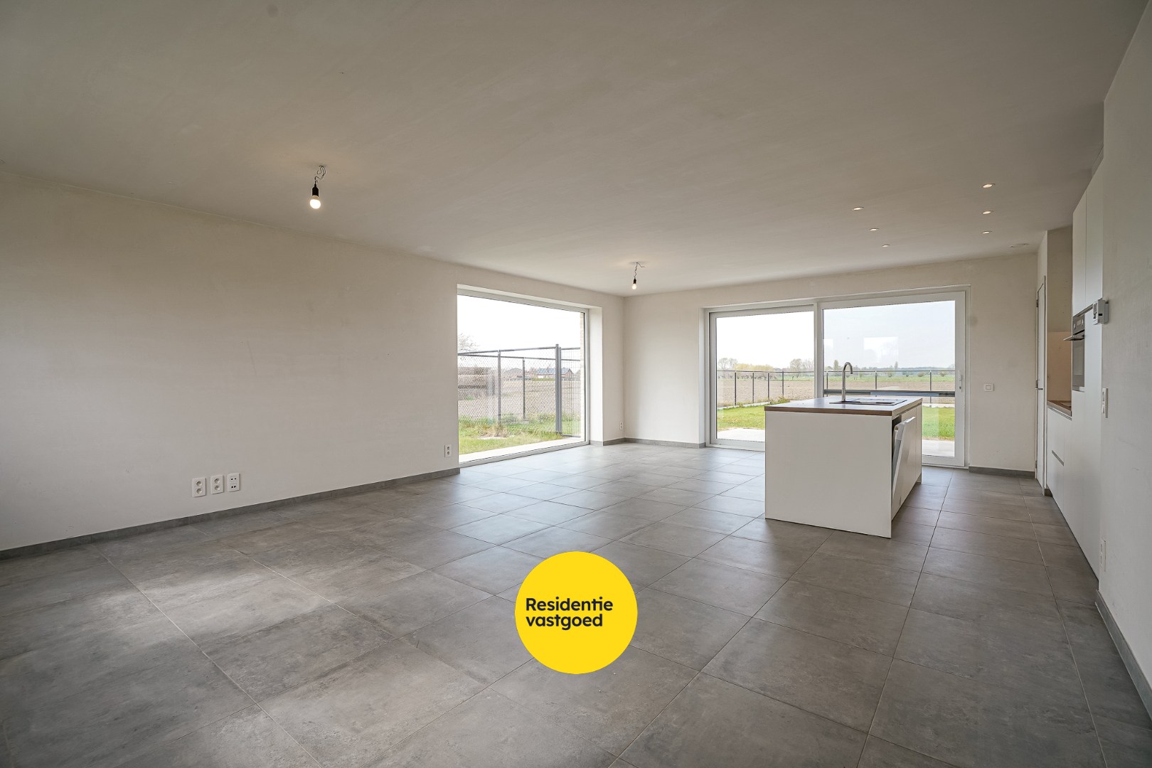 Halfopen woning met 3 slaapkamers te huur in Aartrijke 