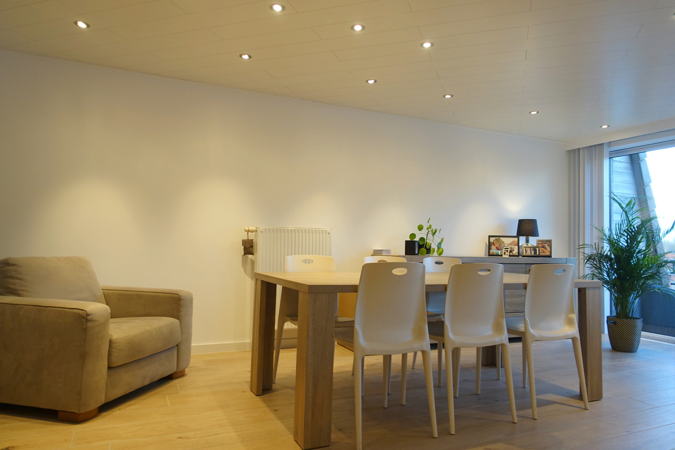 Vernieuwd appartement met 2 slaapkamers 