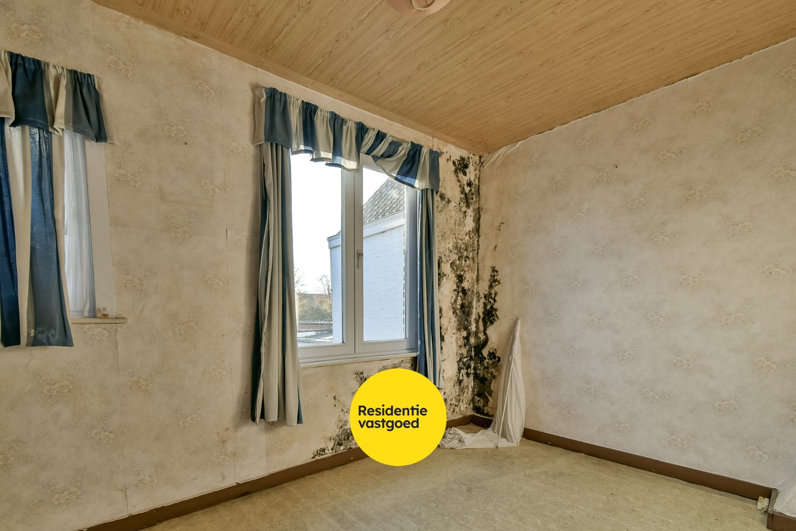 Te renoveren woning in hartje Torhout! 