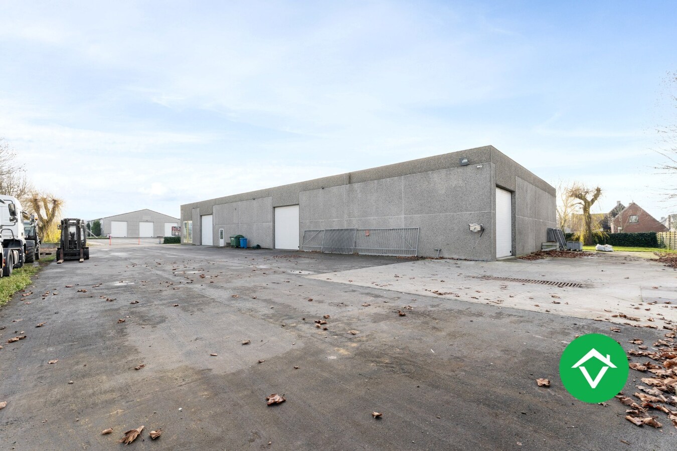 Bedrijfsgebouw met woonst te Ichtegem 