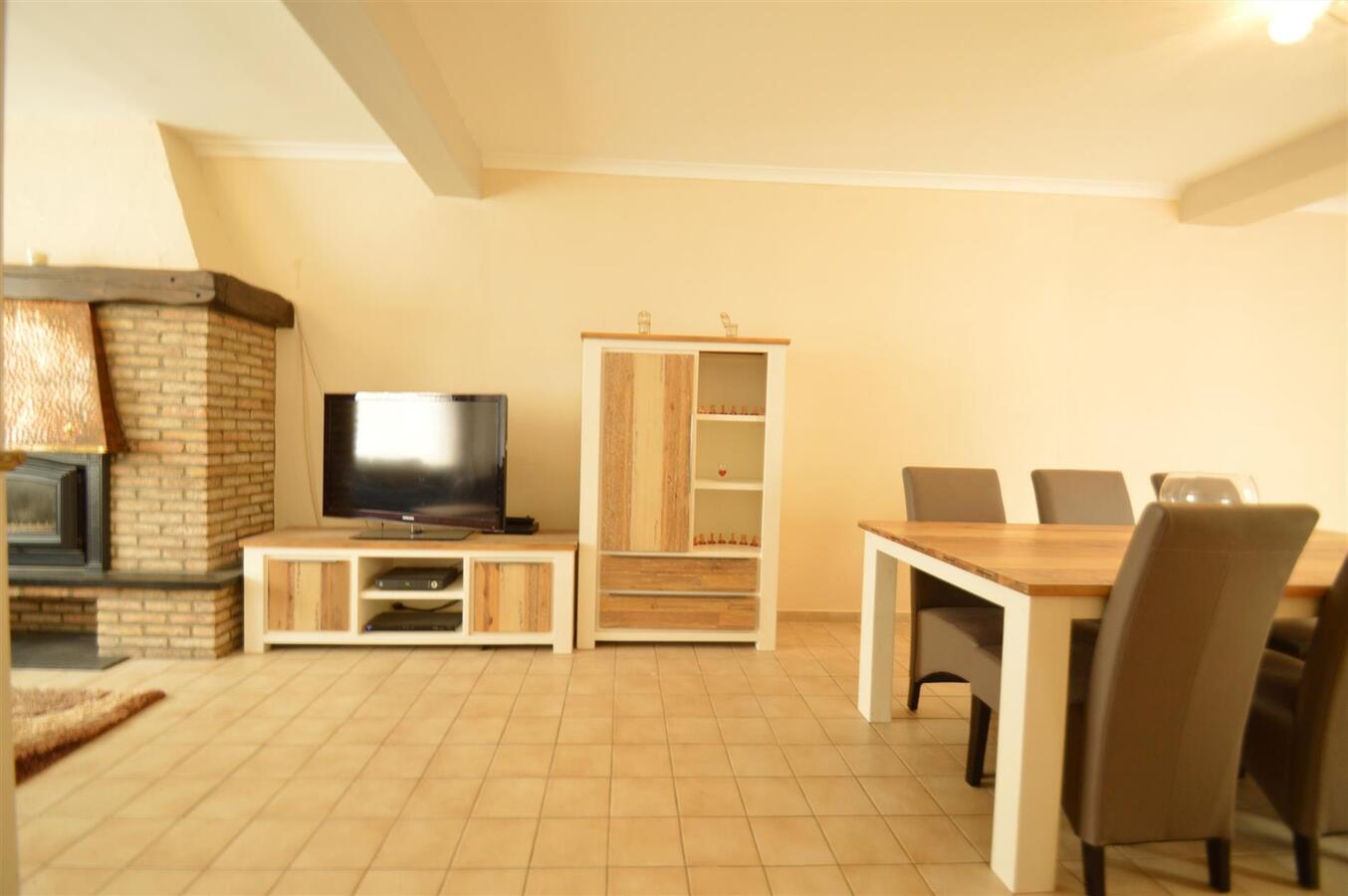 Zeer ruime gezinswoning met terras en garage - Heist 