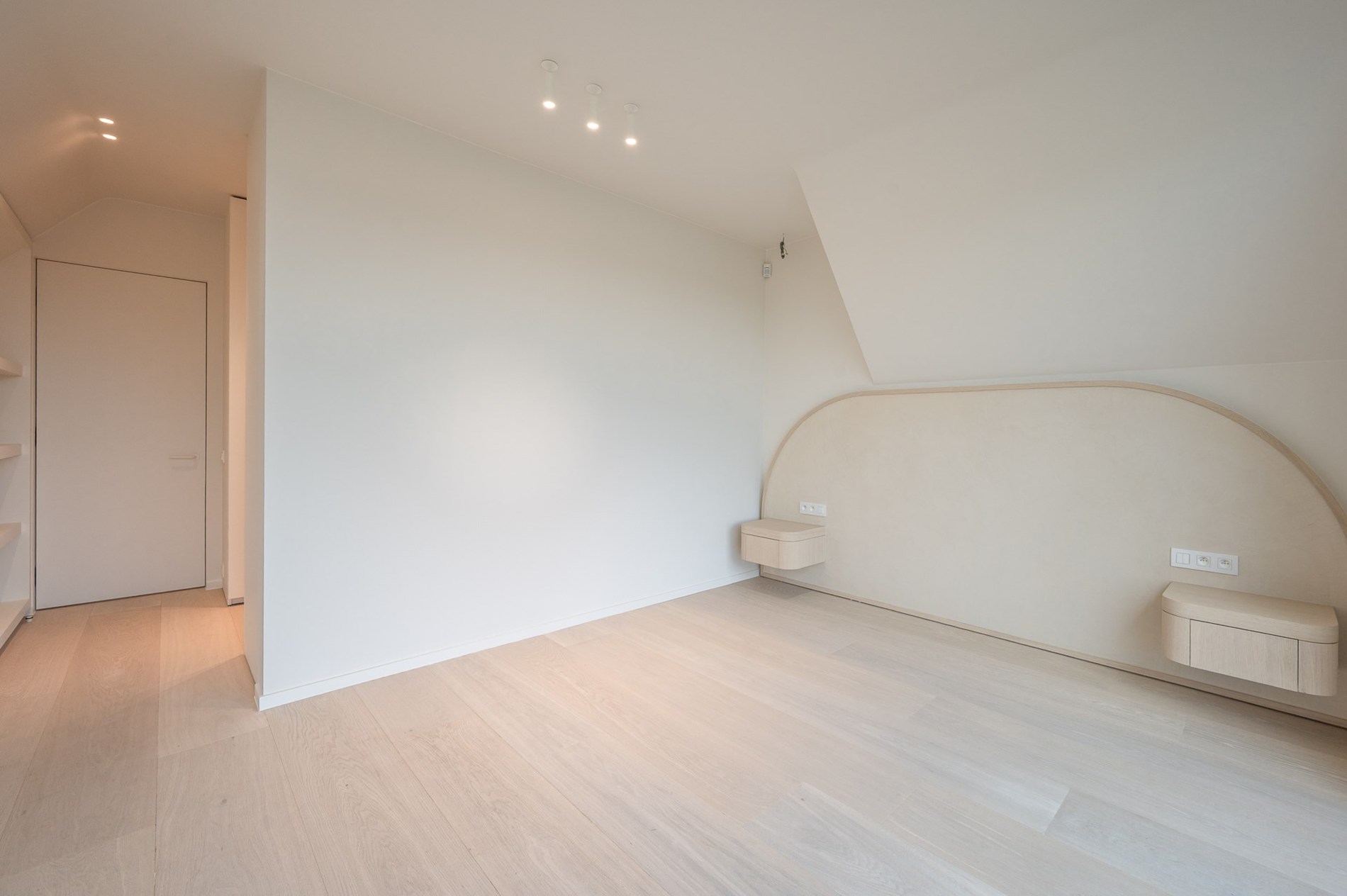 Luxueuze volledig afgewerkte nieuwbouwvilla gelegen aan de rand van het Zoute. 