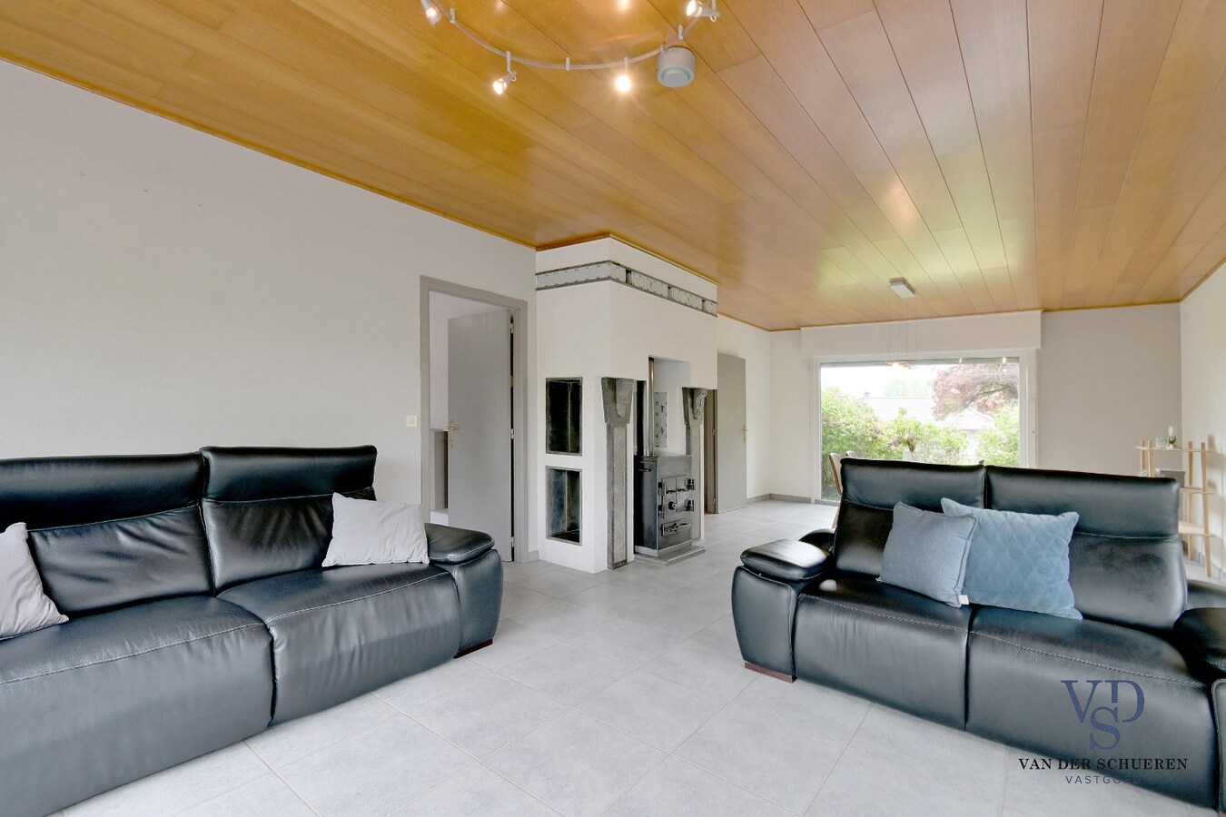 Goedgelegen bungalowwoning te Moerbeke. 