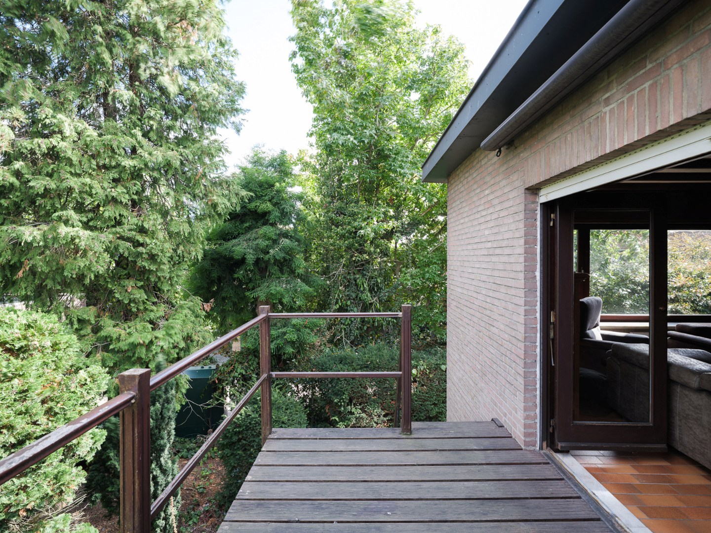 Vrijstaande woning met 4 slpk. in een oase van rust 