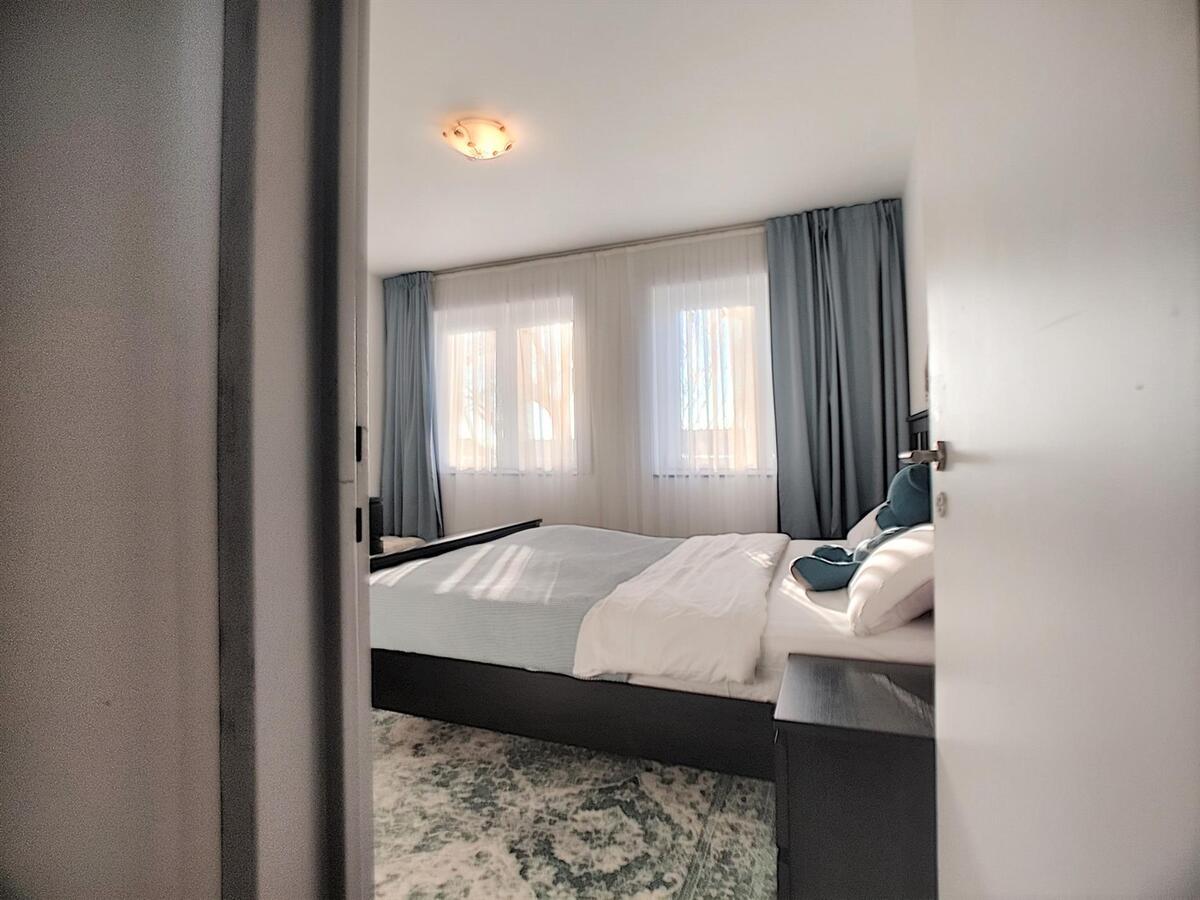 Gezinswoning met drie slaapkamers, terras en uitweg achteraan - Zwankendamme 