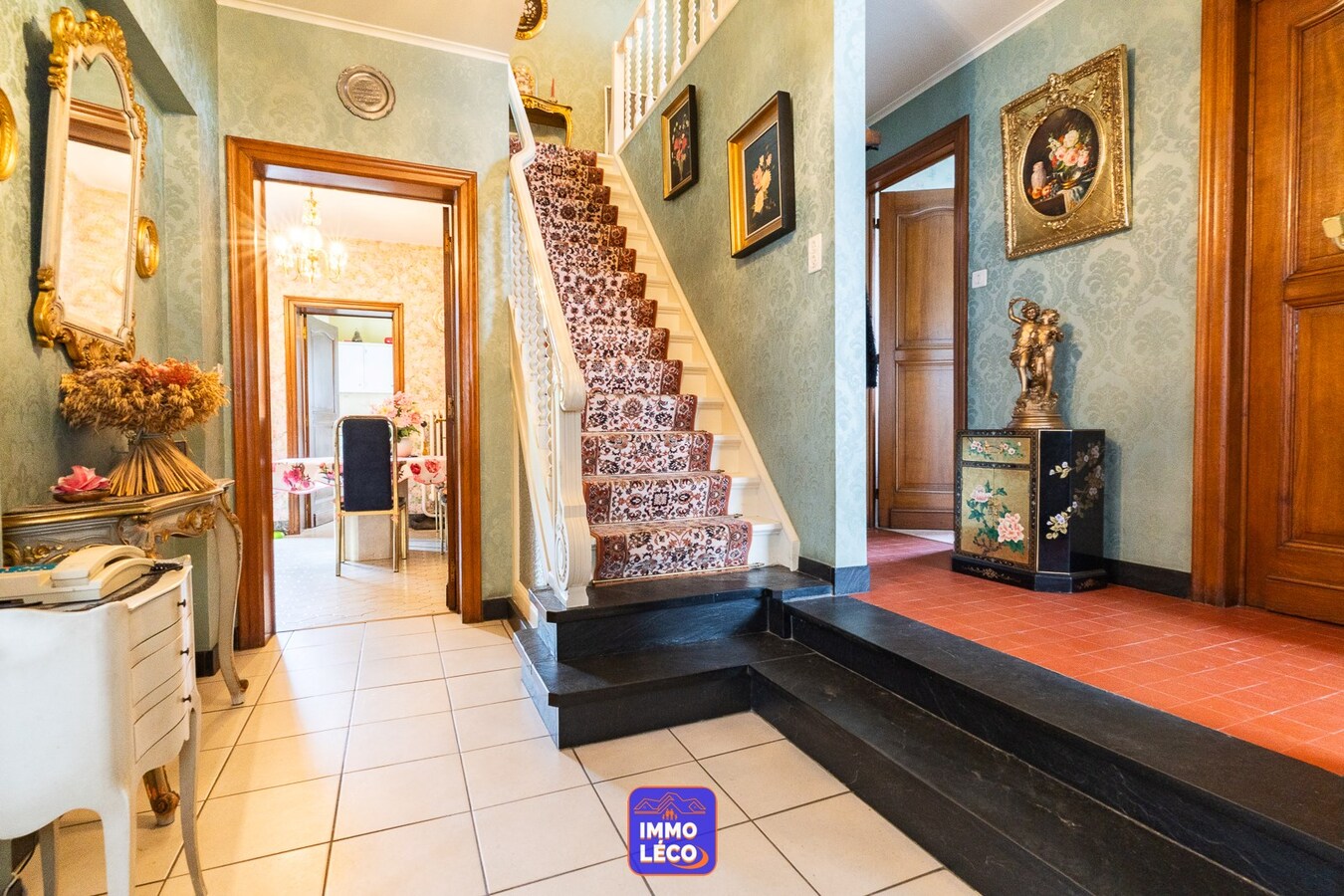 Villa érigée sur 1436m² avec garage, parking et grand jardin, secteur prisé "La Coquinie" !! 