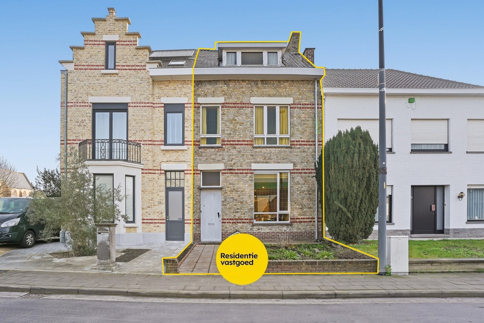 Renovatiewoning met 5 slaapkamers en zonnige tuin in het centrum van Woumen (Diksmuide) 