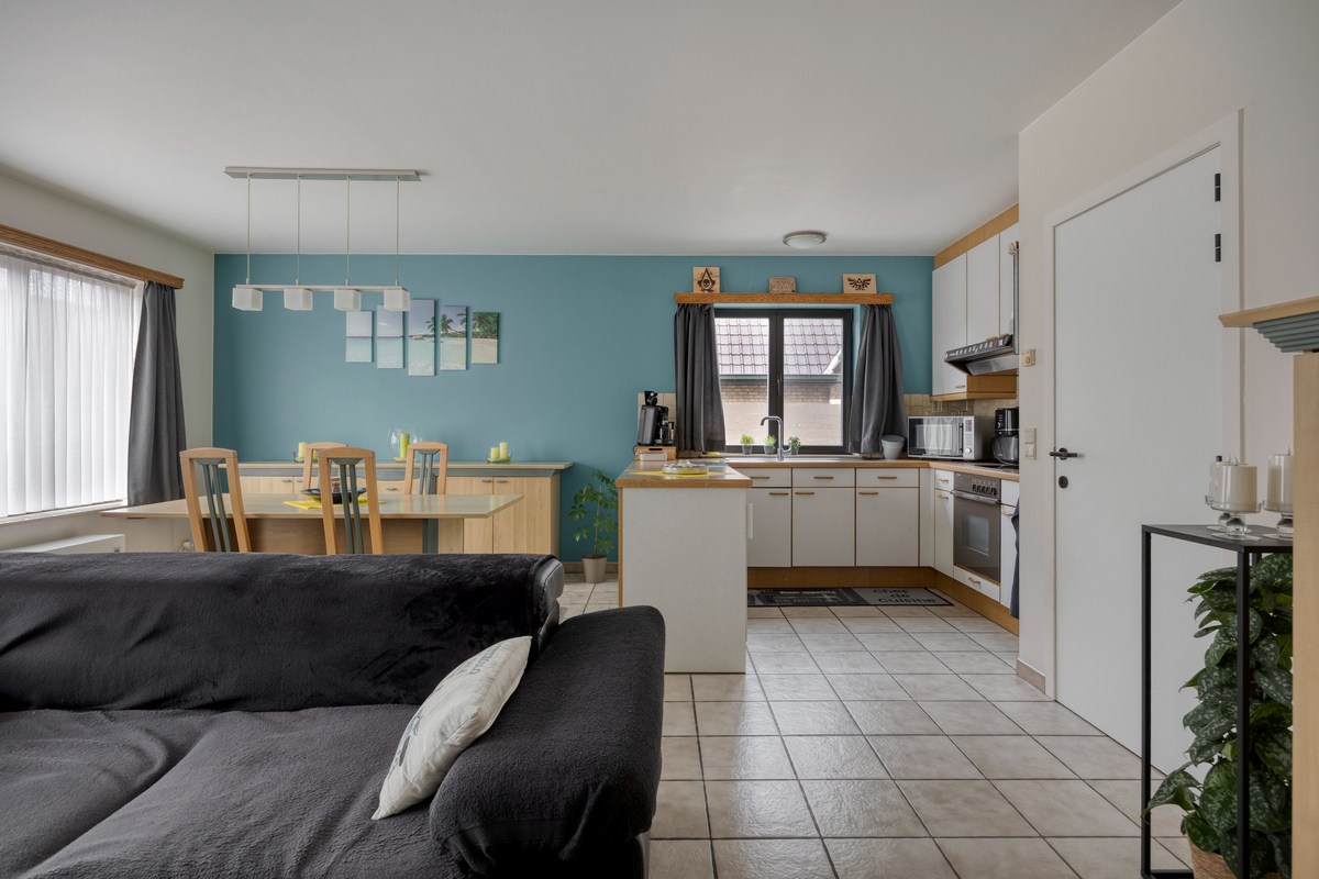 Opbrengsteigendom met 3 appartementen en 7 garages 