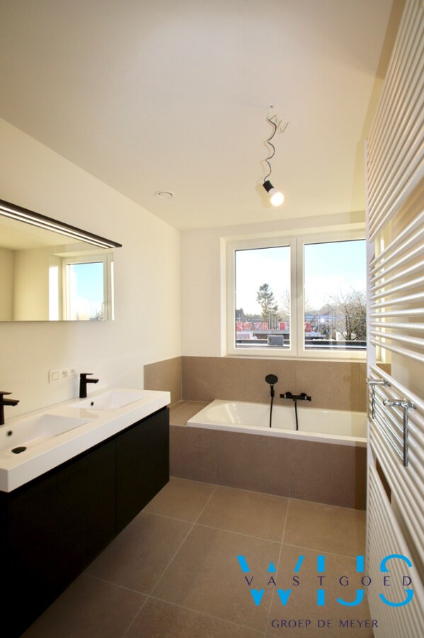 Tijdloze nieuwbouw met 3 slaapkamers te ERTVELDE ! 