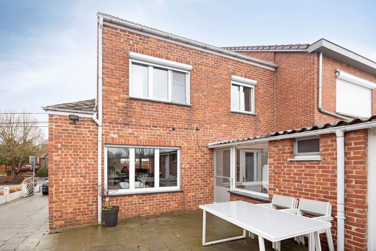 Half open bebouwing met 3 slaapkamers te Goetsenhoven (Tienen) 