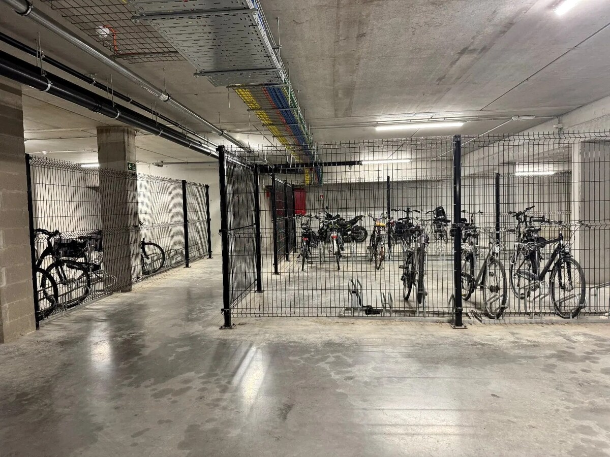 Nieuwbouwappartement met autostandplaats te Izegem 