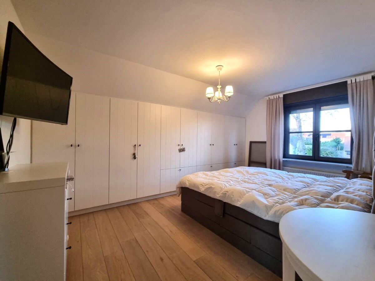 Zeer knappe, halfopen gezinswoning te Lissewege 