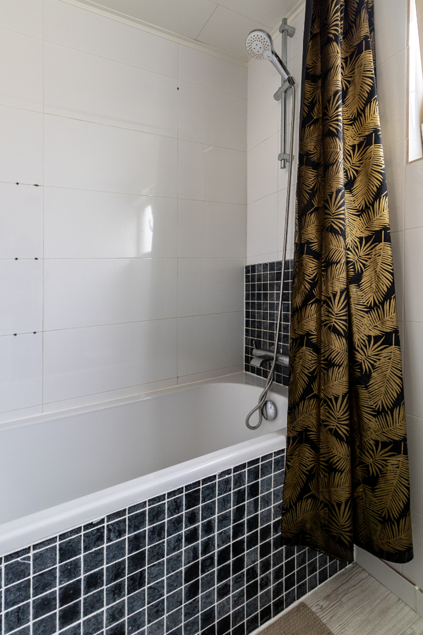 Gezinswoning met 4 slaapkamers en garage op 364m² te Ichtegem 