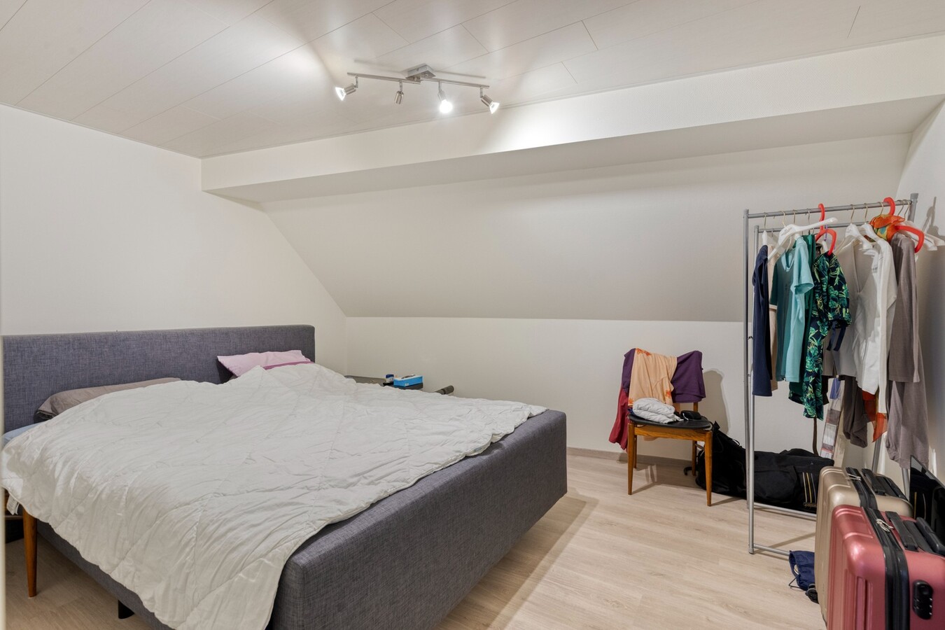 Charmant appartement d'une chambre avec grenier supplémentaire 