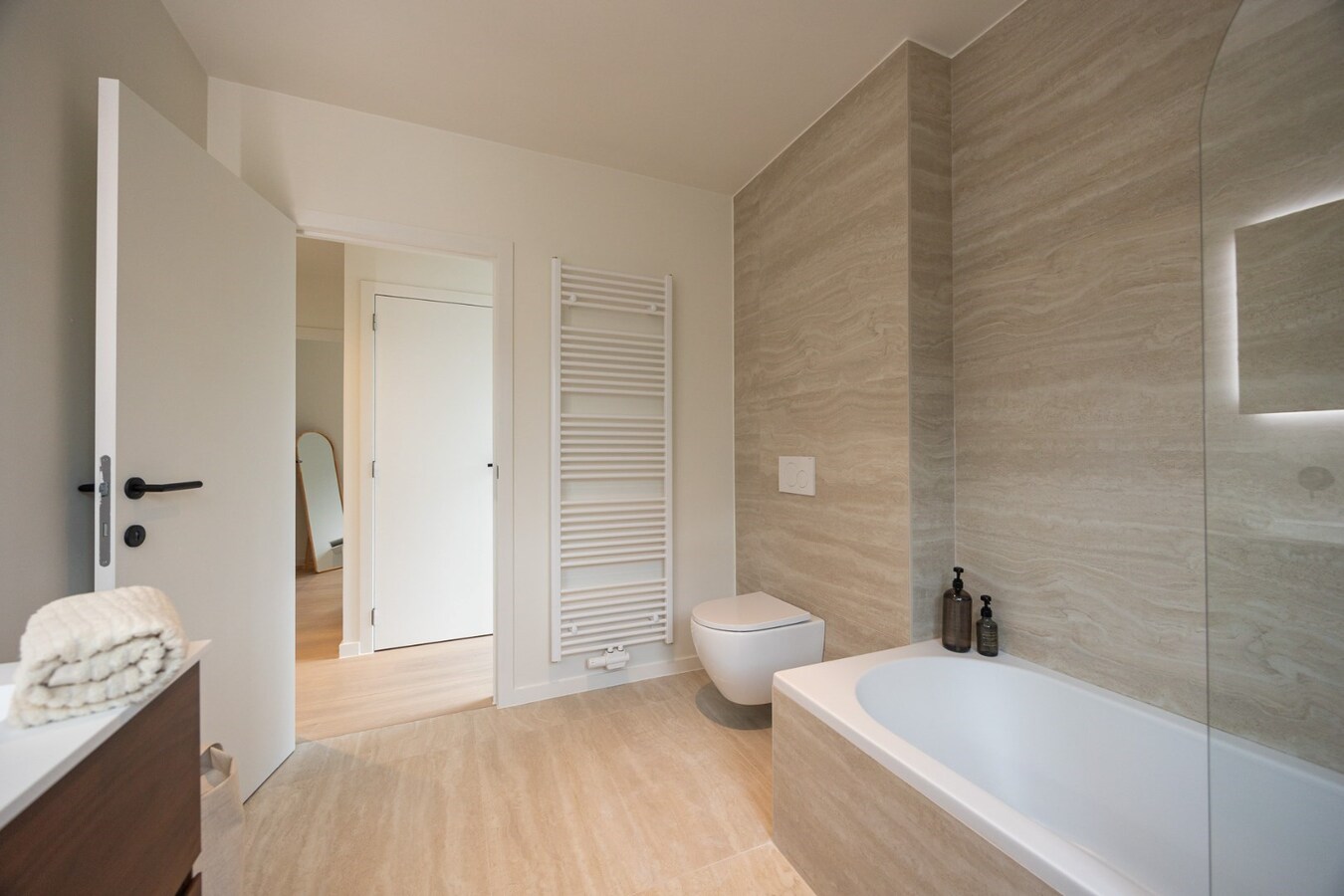 Volledig gerenoveerde HOB op een toplocatie te Kapellen! 