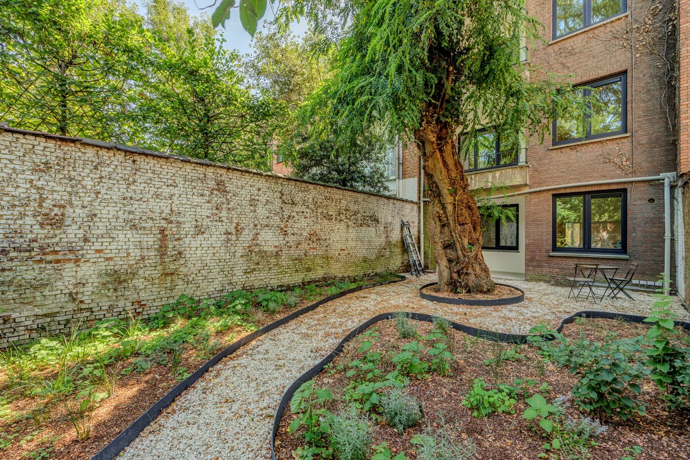 Gerenoveerd GLV appt. met tuin in de Tentoonstellingswijk! 