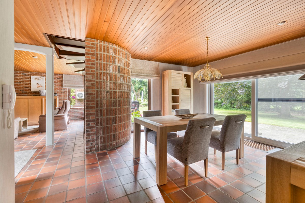 Ruime open bebouwing met zalige tuin in Tongeren-Borgloon 