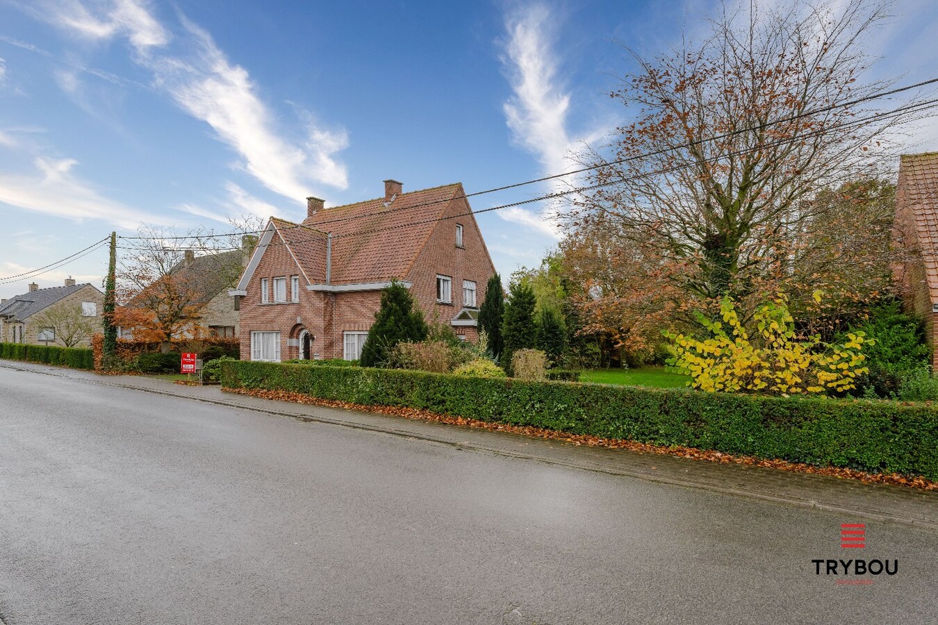 Alleenstaande woning op een ruim perceel van 2270 m² met rustige ligging te Langemark 