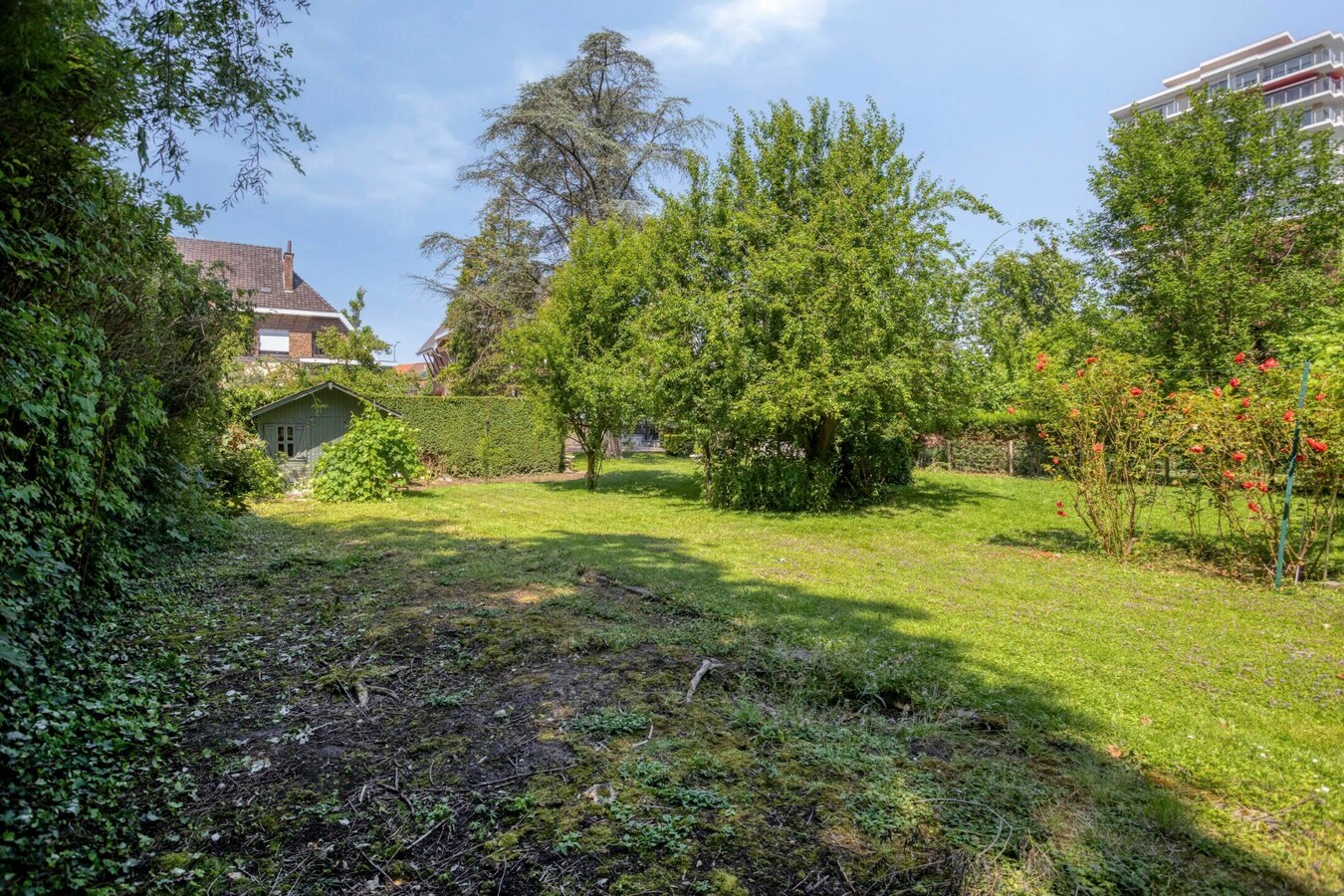 Karaktervolle halfopen villa met prachtige tuin op toplocatie in Tienen 