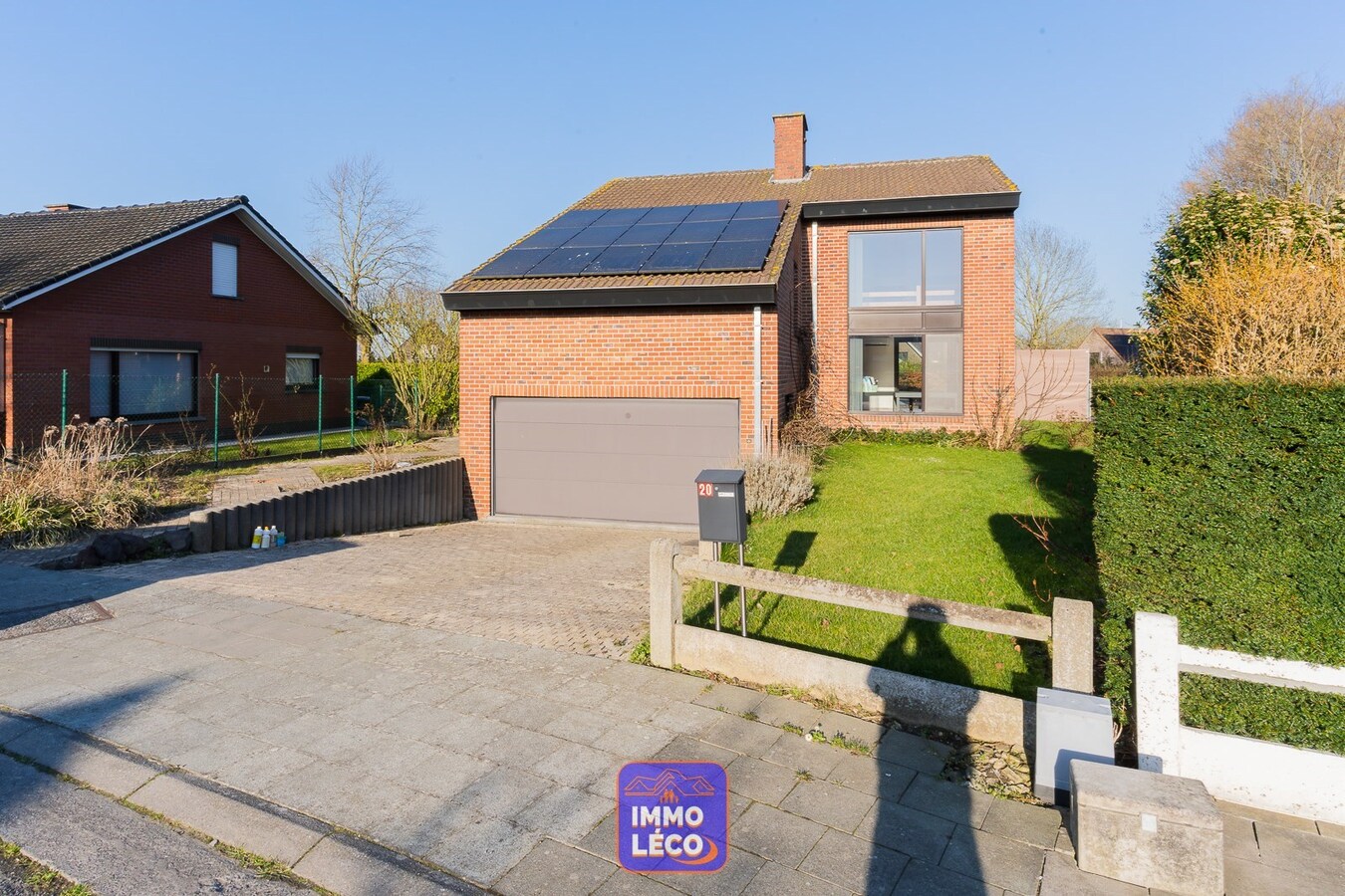 Villa d'architecte sur 744m² avec jardin et double garage, TOP SECTEUR ! 