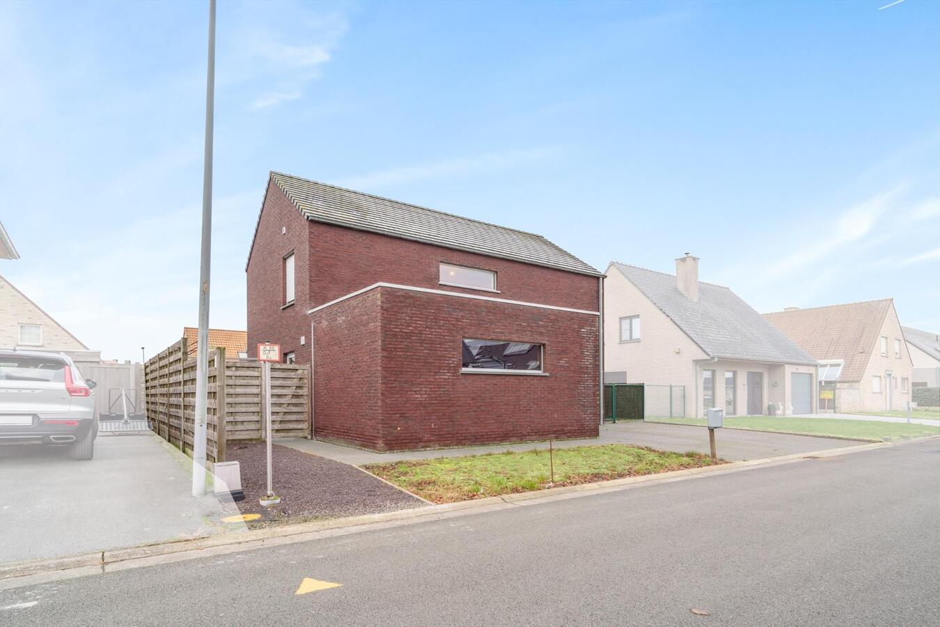 Instapklare woning met 3 slaapkamers en garage te Koekelare 