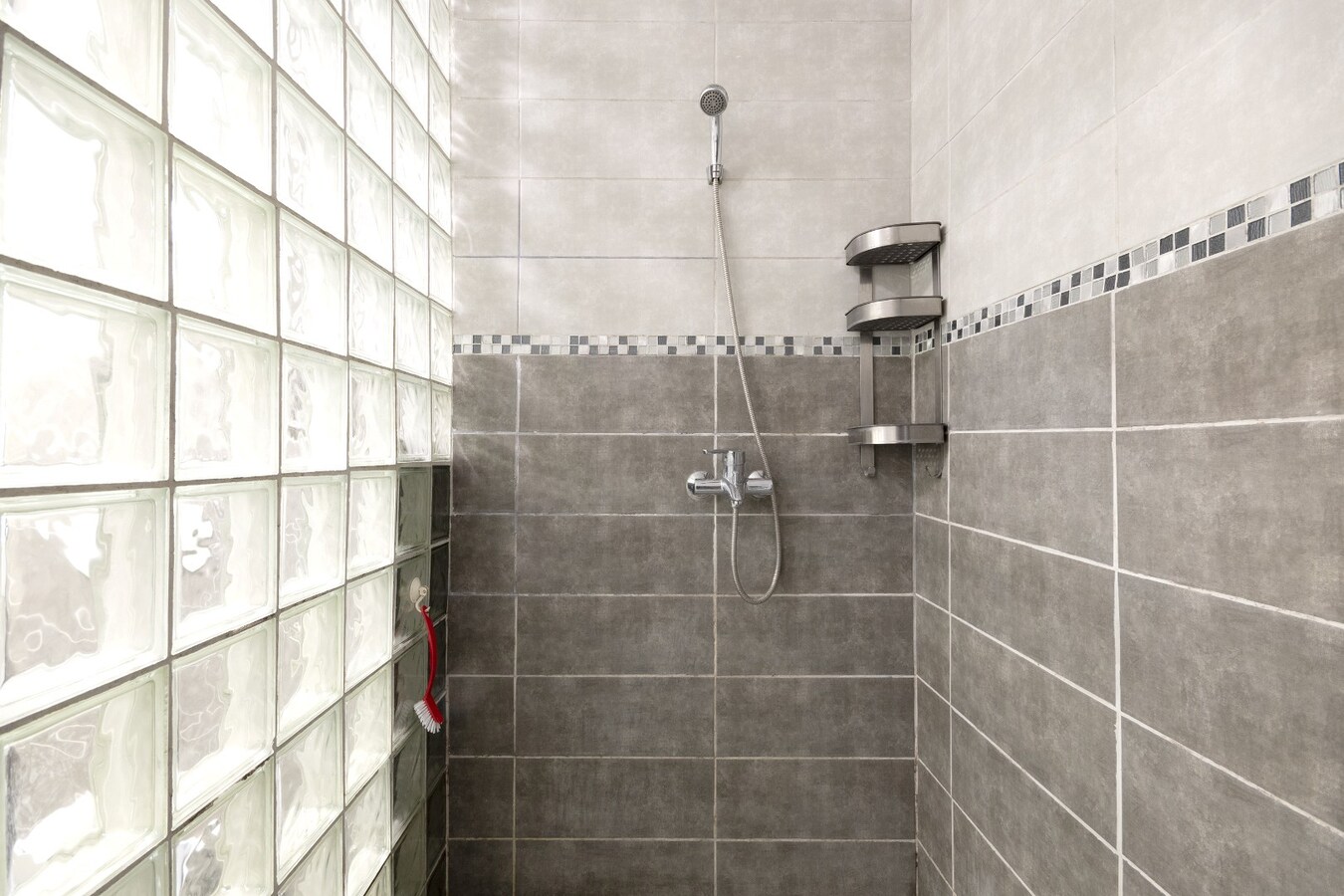 Instapklare woning met 4 slaapkamers en tuin te Kortrijk ! TOPligging 