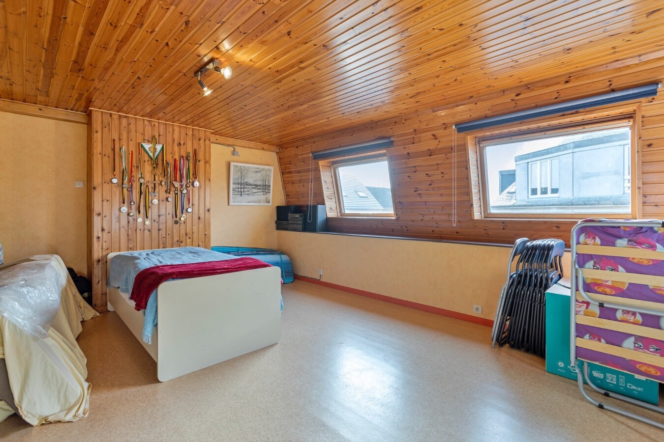 Instapklare burgerwoning met prachtige tuin - 4 slpks 