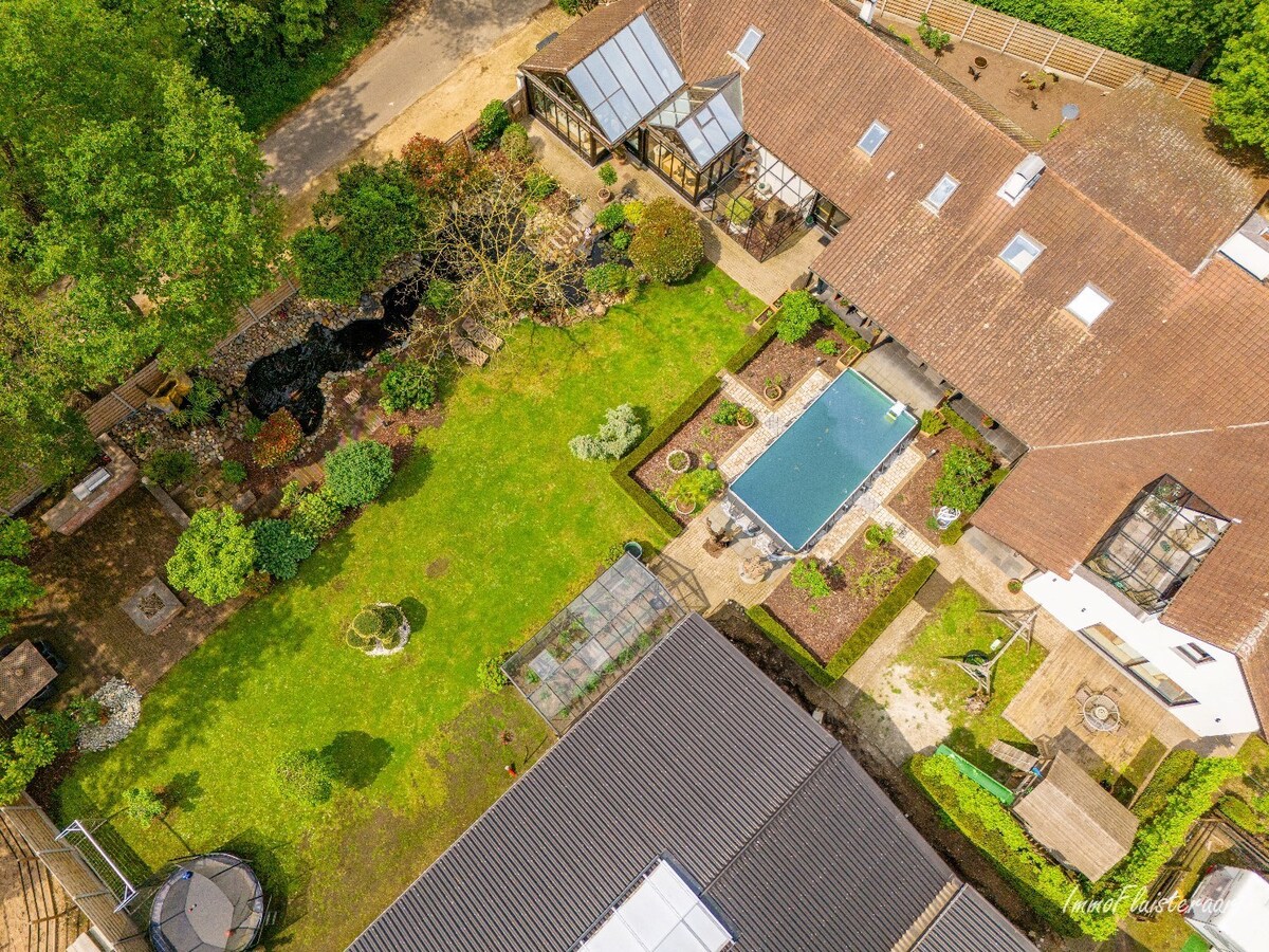 Prachtige villa met hippische accommodatie en binnenpiste op ca. 2ha te Paal 