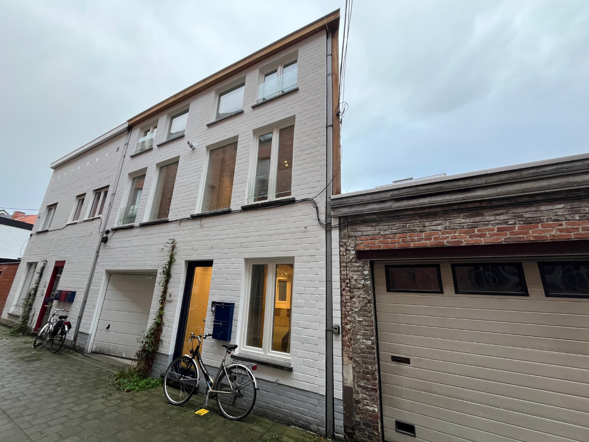 Stijlvol woonhuis-appartement. 