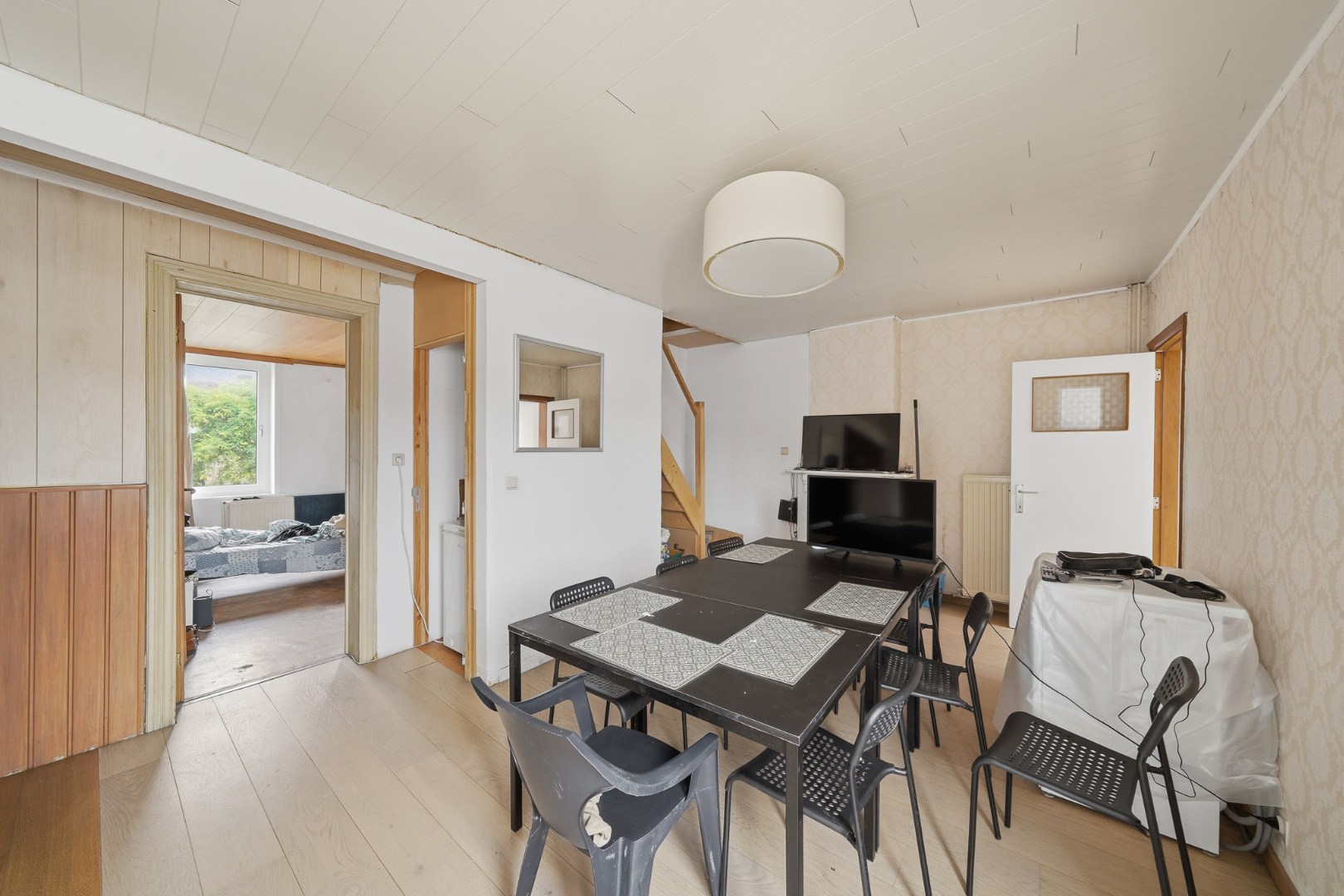 Ruime woning met veel mogelijkheden te Oostende 
