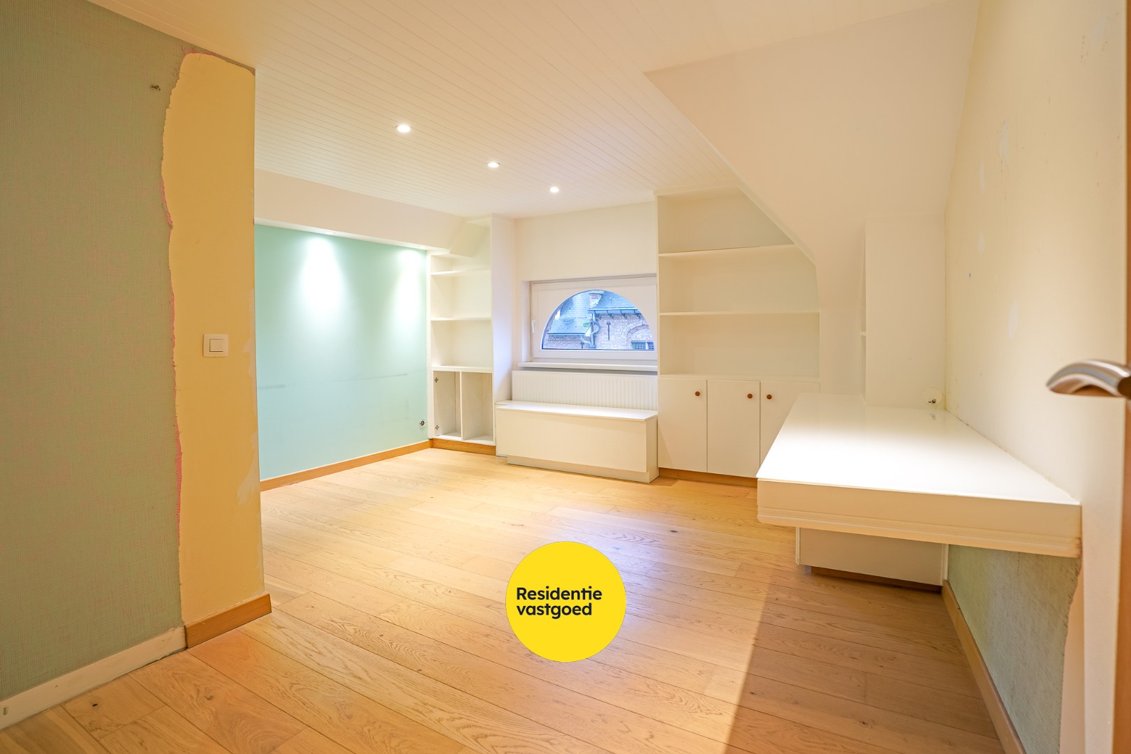 Herenhuis met handelsruimte &amp; wellness in Nieuwpoort-Stad 