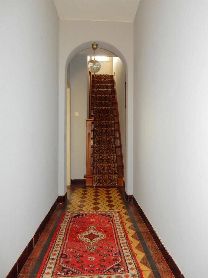 Op te frissen woning te Ichtegem 