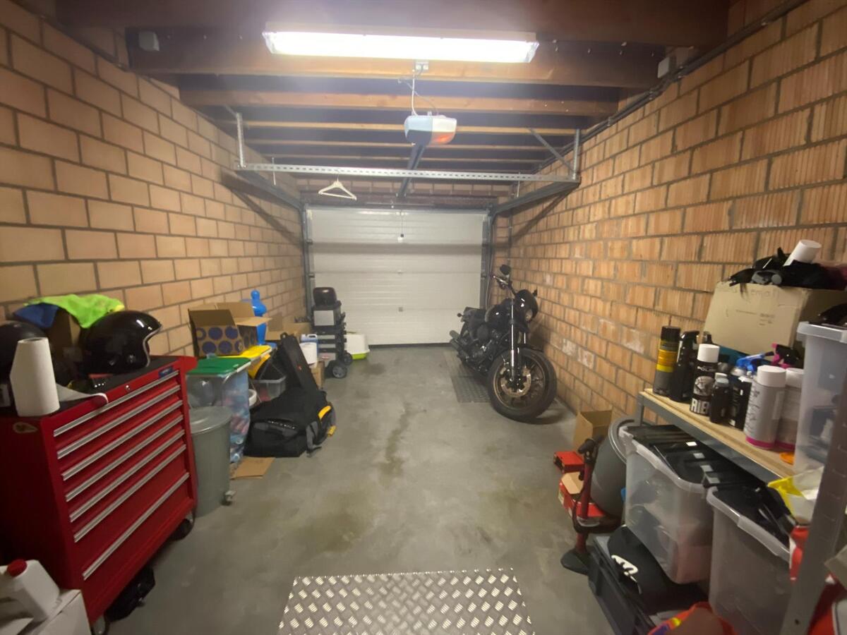 Uitstekend gelegen, duplex-appartement met 3 slaapkamers en garage 
