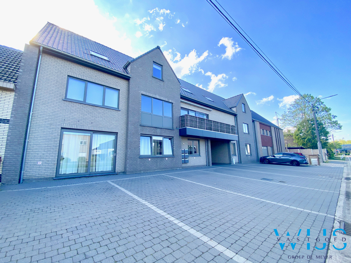 Ruim appartement met 4/5 slp, terras &amp; 2 parkeerplaatsen te ERTVELDE! 
