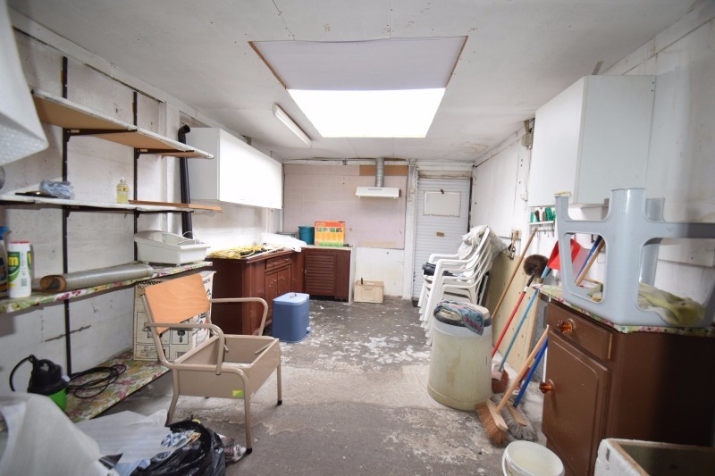 TOF, U  KRIJGT NIEUWE BUREN! 