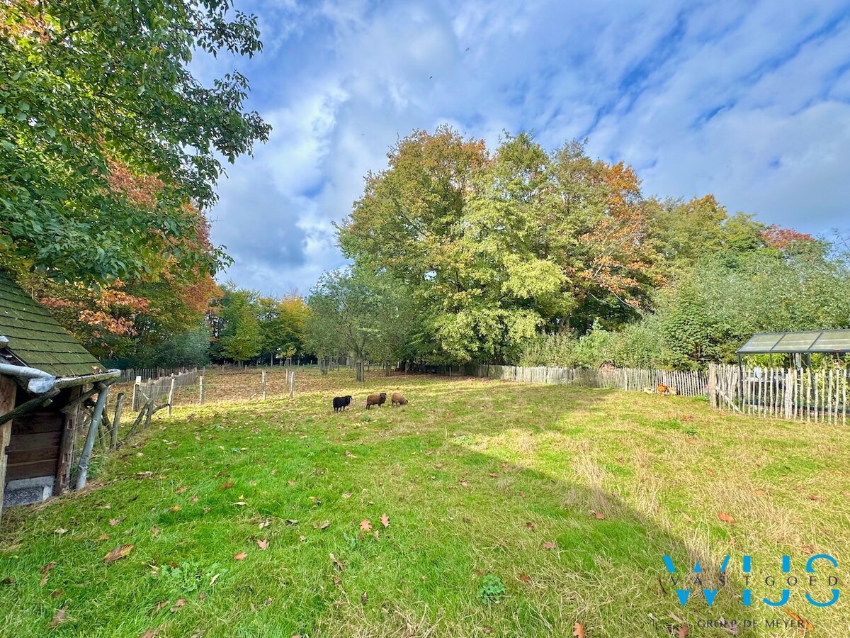 Multifunctionele eigendom op prachtig perceel van 1.682 m² ! 