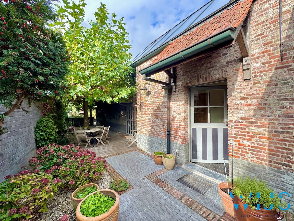 Multifunctionele eigendom op prachtig perceel van 1.682 m² ! 