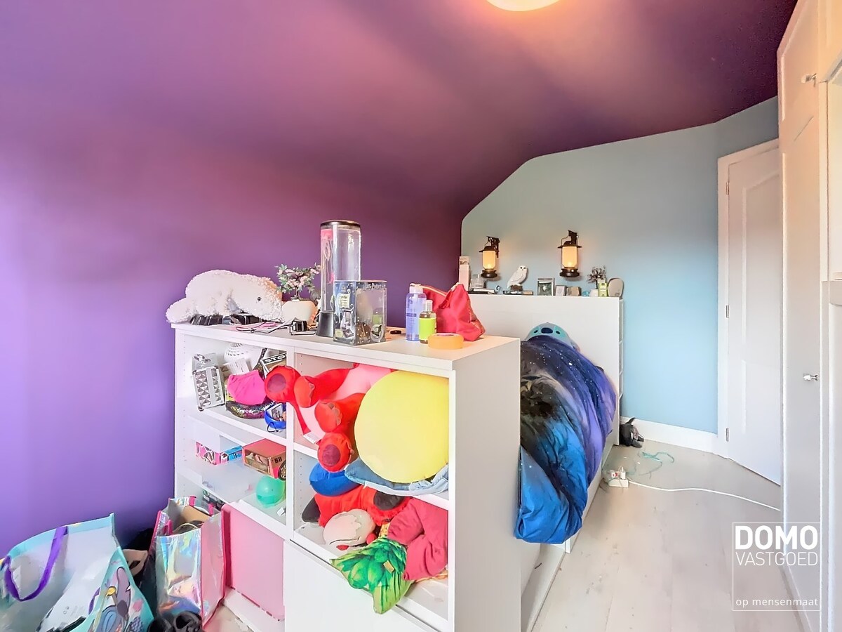 RUIME WONING MET 3 SLAAPKAMERS, TUIN EN RUIME PARKING IN SPALBEEK 