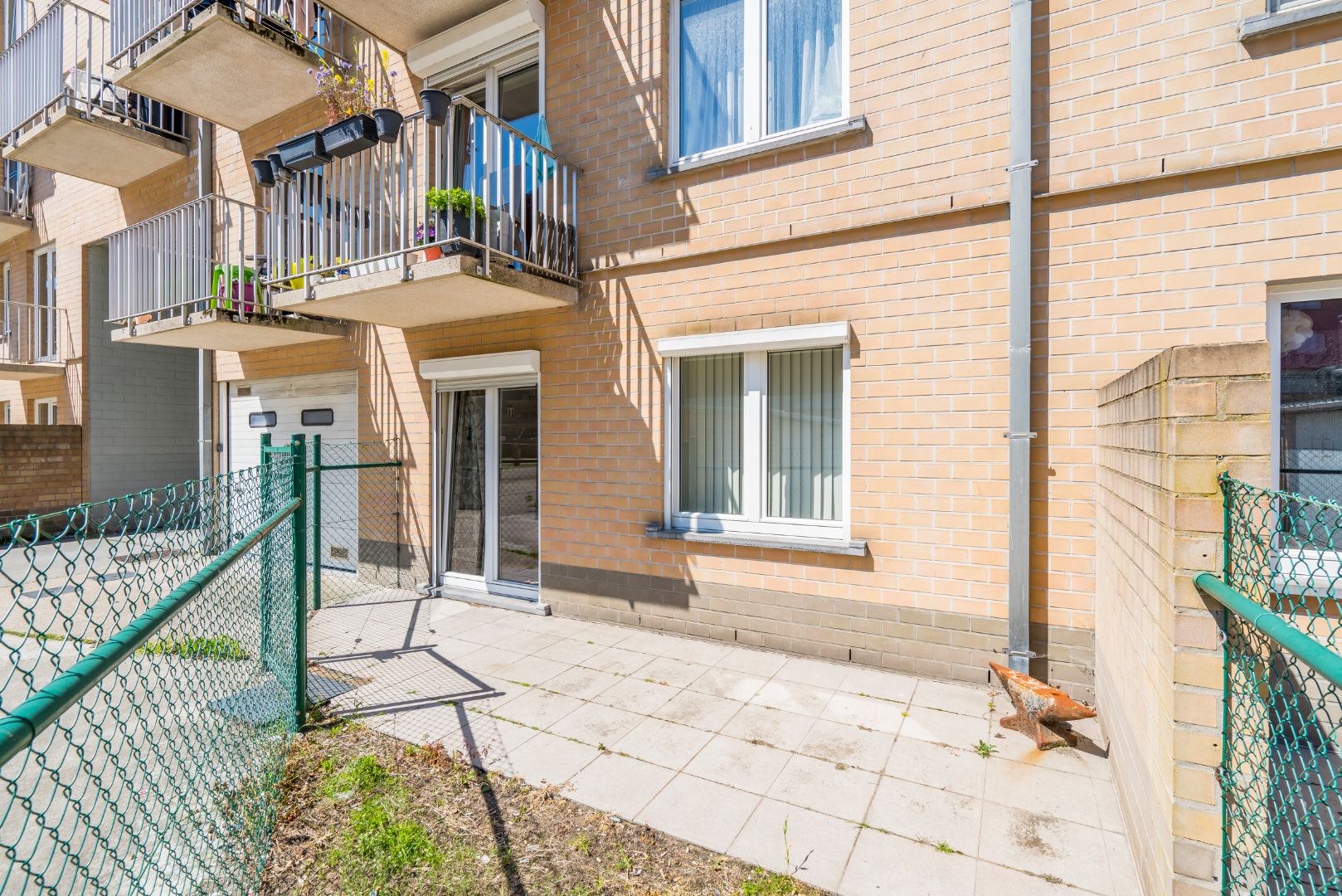 INSTAPKLAAR APPARTEMENT MET 2 SLAAPKAMERS 