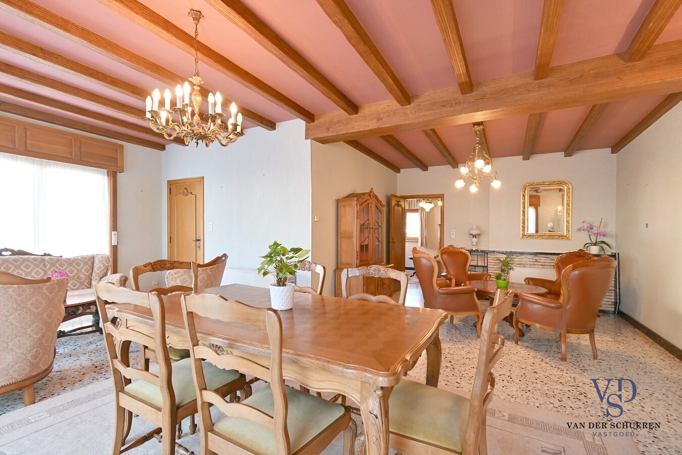 Ruime Half Open Bebouwing 