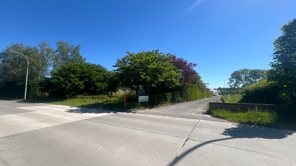 Bedrijfsgebouw met woning te koop vlakbij N60 in Gavere