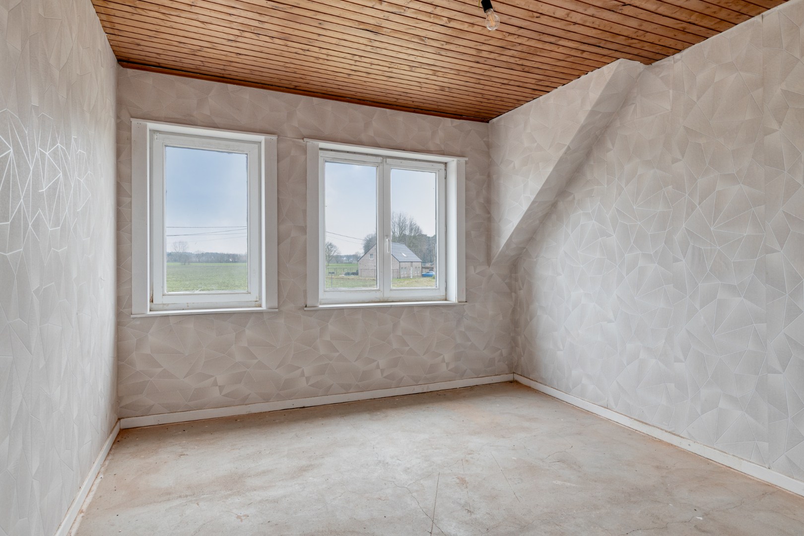 Te renoveren woning in een landelijk gebied in Geel op een perceel van 9.334m² 