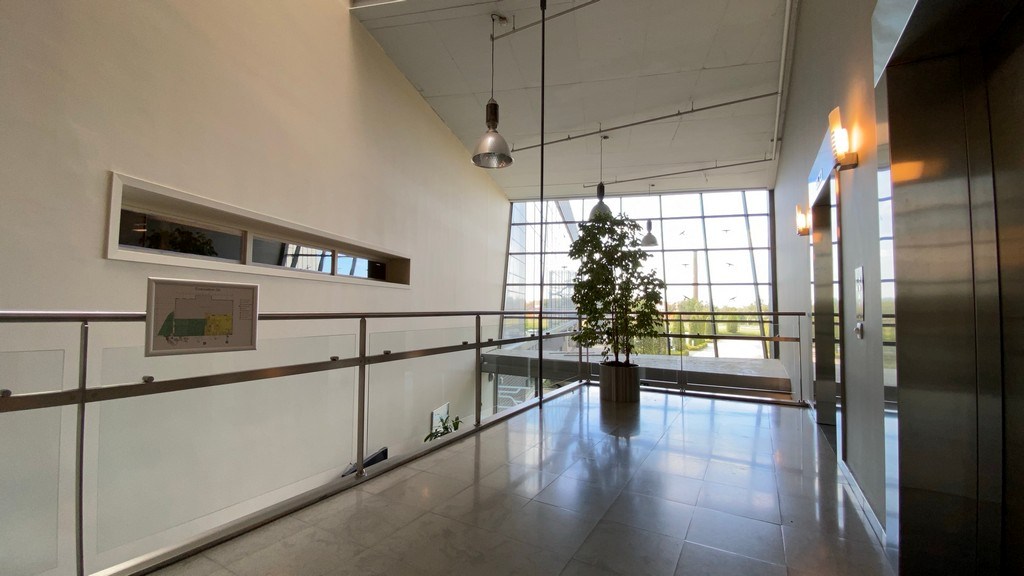 Flexibel in te delen kantoren te huur nabij R8 in Kortrijk