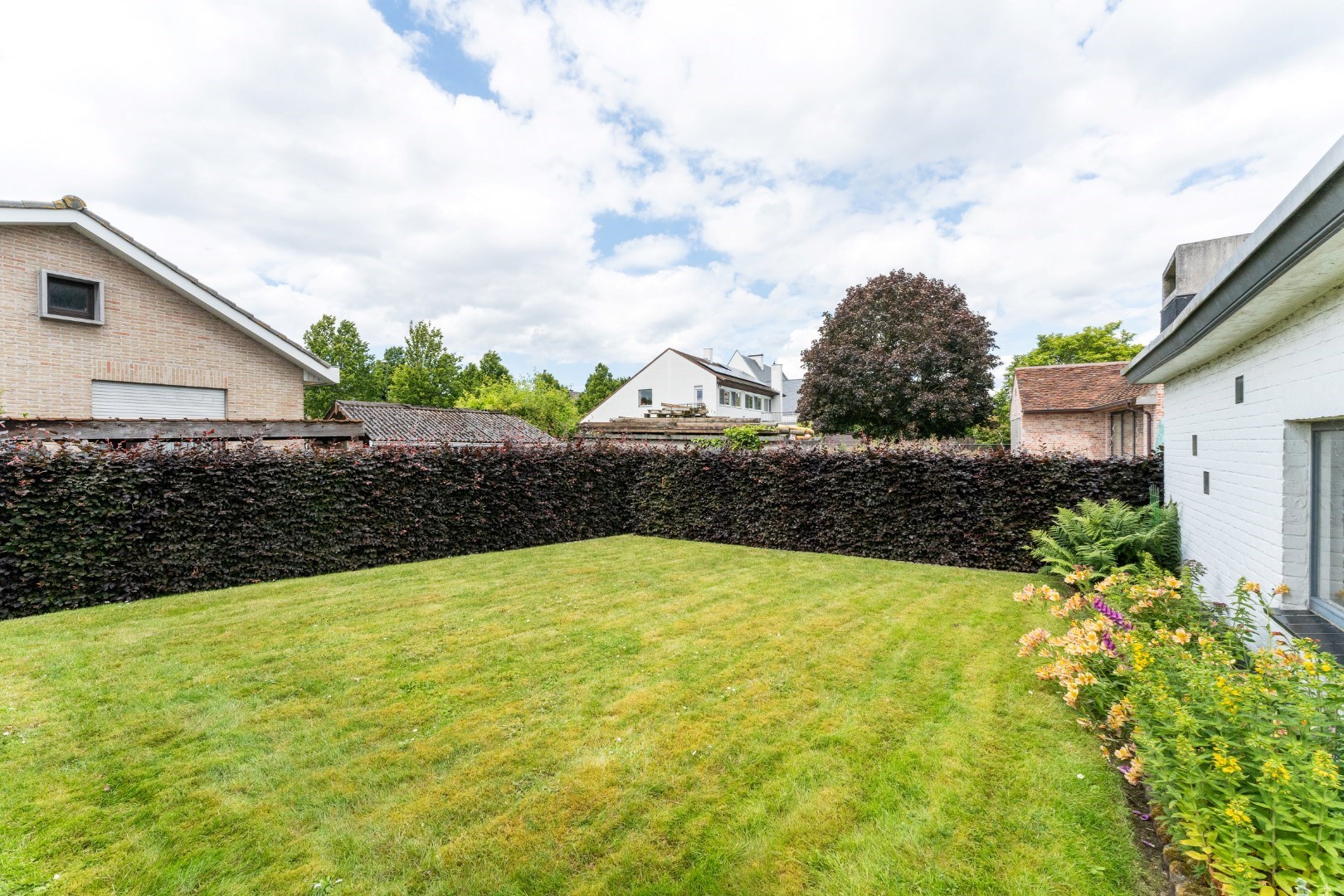 Centraal gelegen lichtrijke villa met 3 slpk, tuin en garage, Torhout 