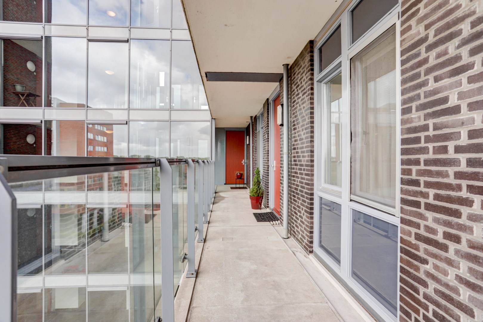 Op zoek naar meer dan 100 m² woonplezier met uitzicht en nabij Prinsenpark? 