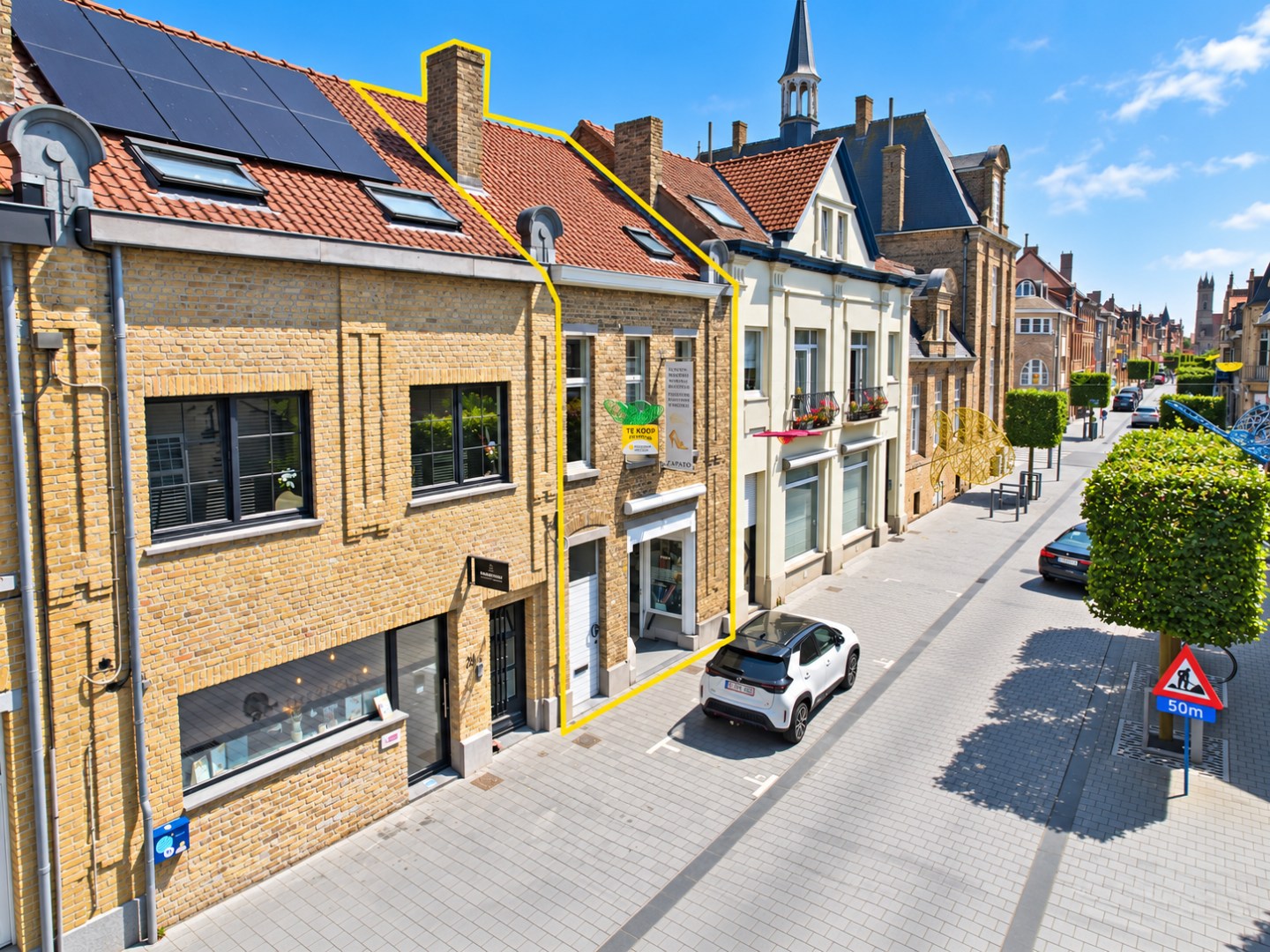 Unieke opportuniteit: karaktervolle handelswoning met talloze mogelijkheden in hartje Nieuwpoort-Stad 