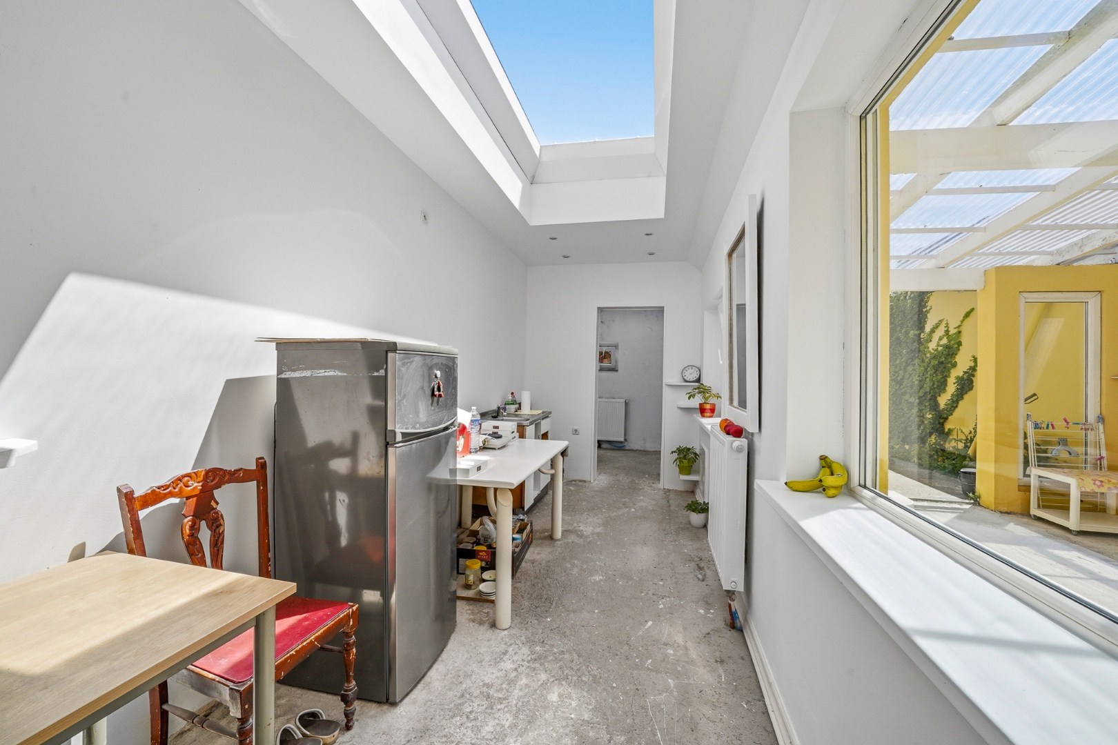 Verder af te werken woning in centrum Oudenburg 