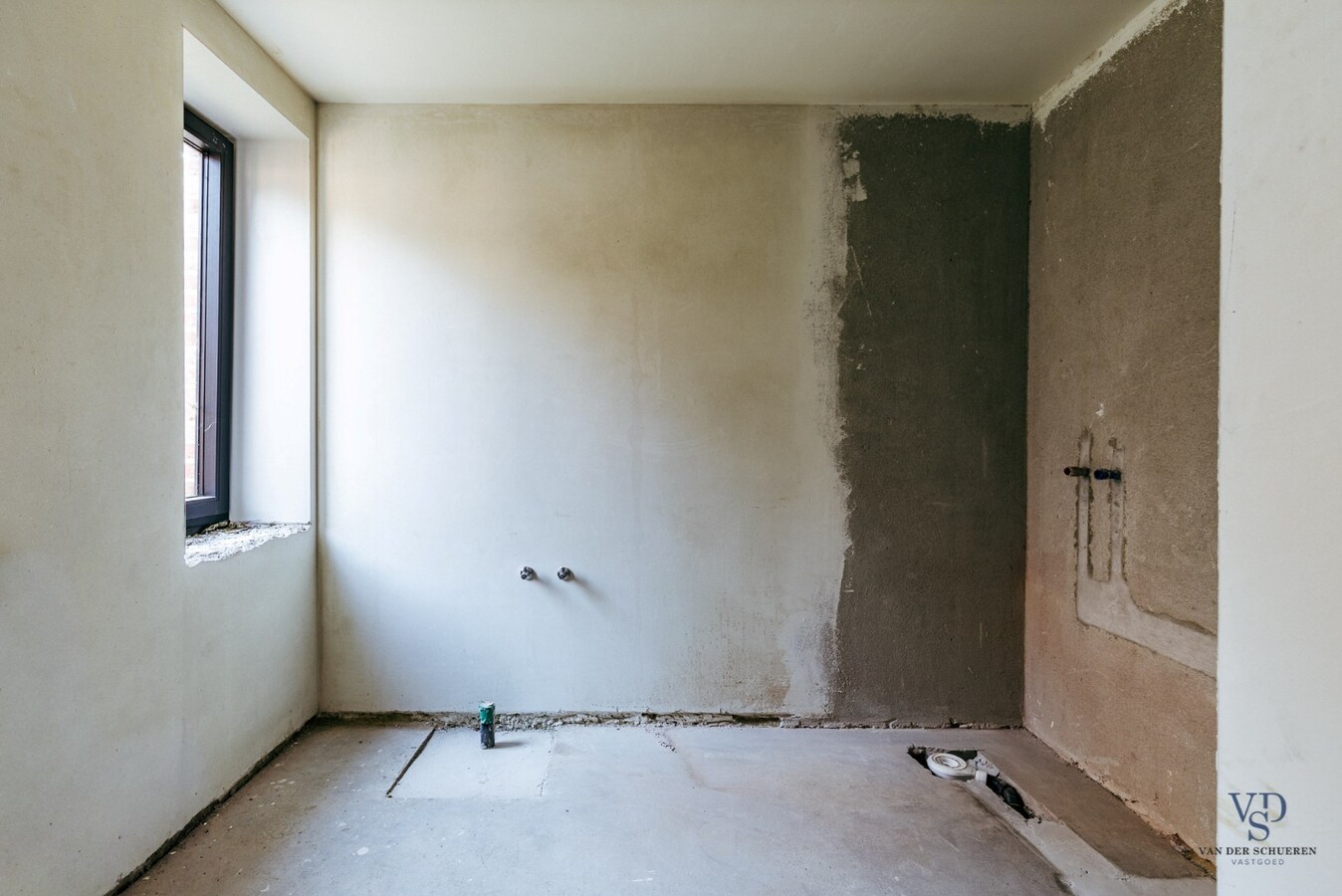 Gelijkvloerse woongelegenheid in hartje Dikkelvenne 